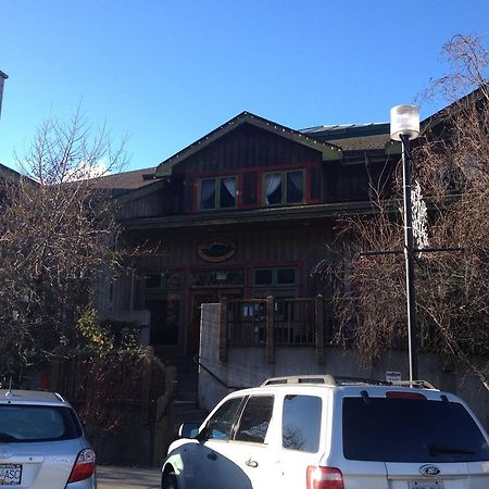 Howe Sound Inn & Brewing Company Squamish Bagian luar foto