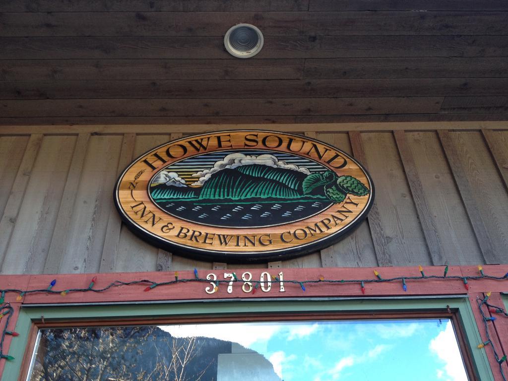 Howe Sound Inn & Brewing Company Squamish Bagian luar foto
