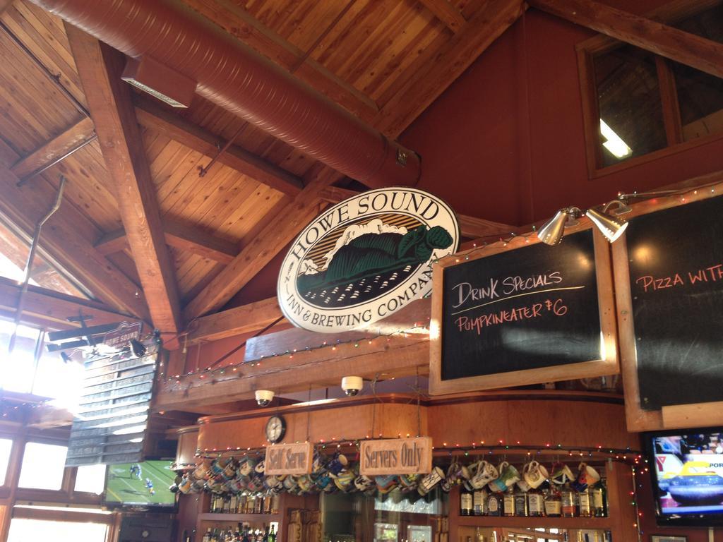 Howe Sound Inn & Brewing Company Squamish Bagian luar foto