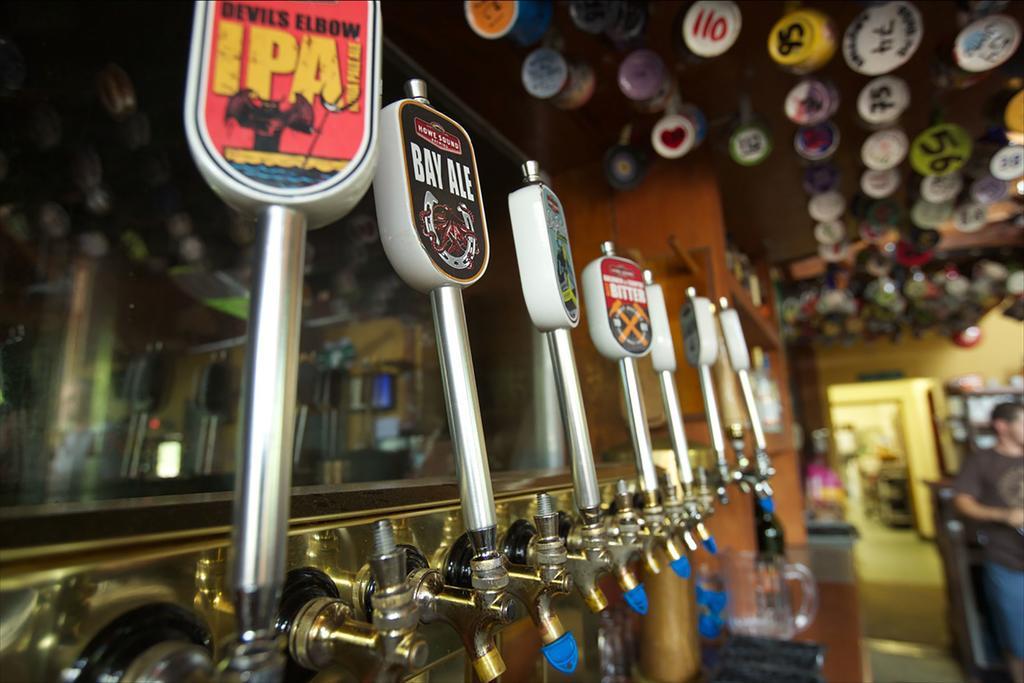 Howe Sound Inn & Brewing Company Squamish Bagian luar foto