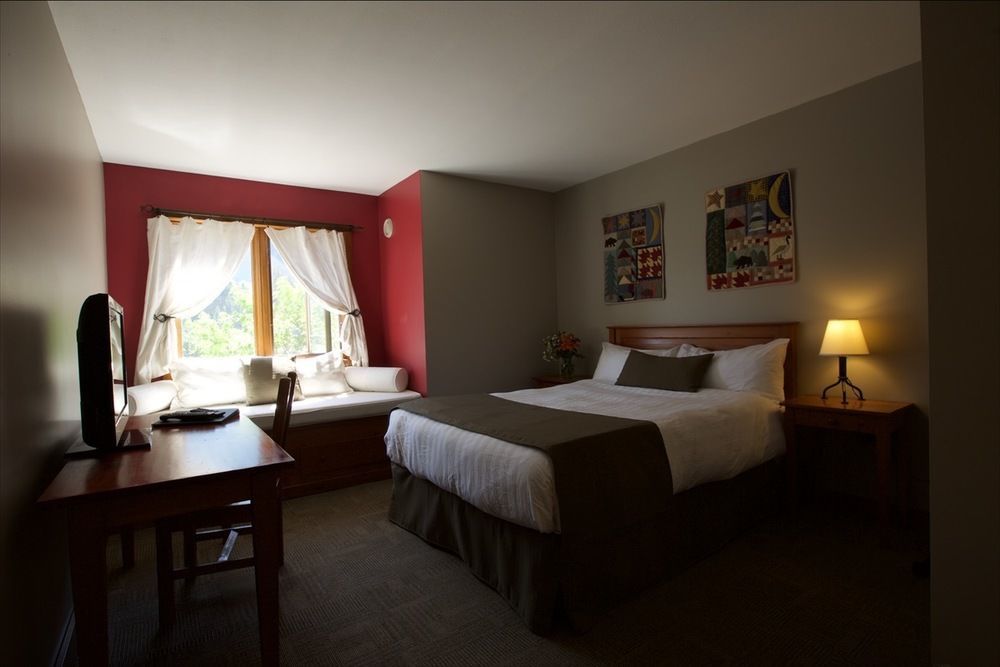 Howe Sound Inn & Brewing Company Squamish Bagian luar foto