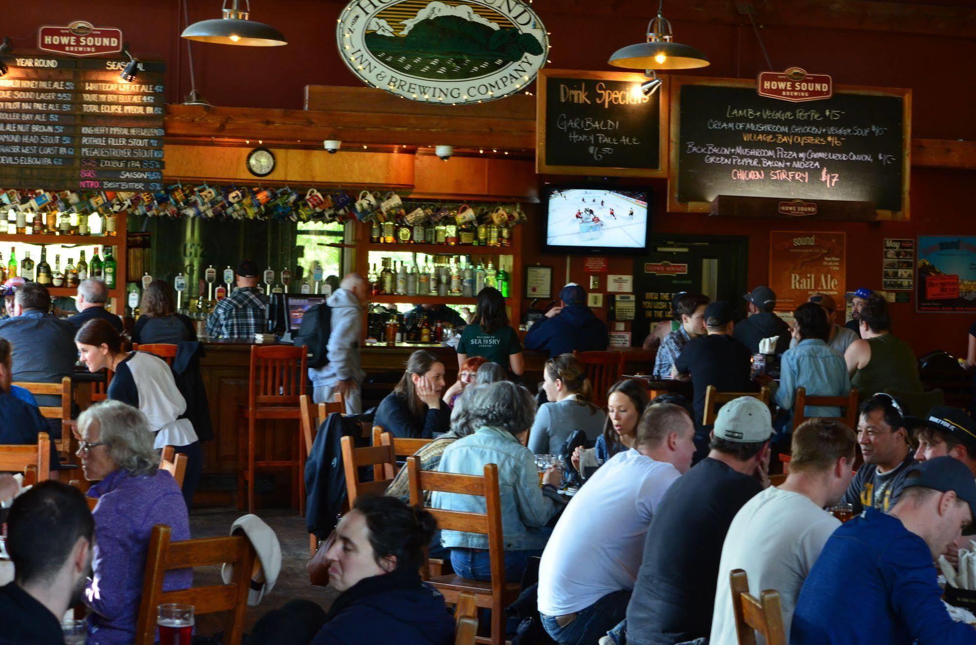 Howe Sound Inn & Brewing Company Squamish Bagian luar foto